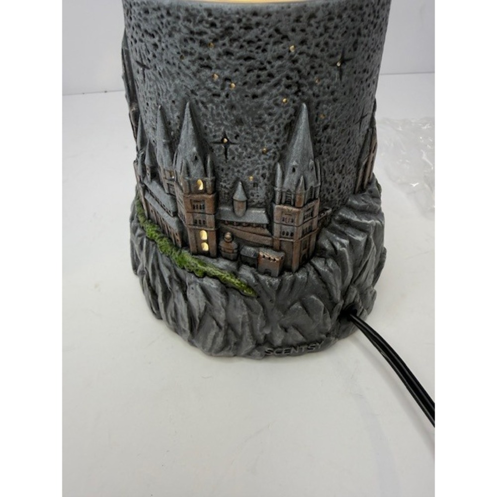 Scentsy Harry Potter Hogwarts Wax Warmer Wizarding World Castle Electric Large - Picture 9 of 9